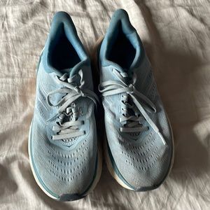 woman’s hoka running shoes